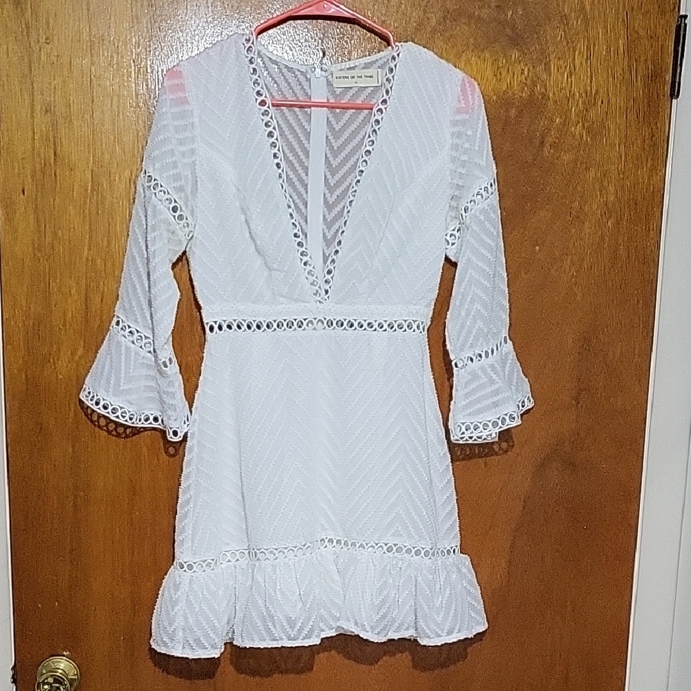 Nwot Sisters Of The Tribe White Lace Keyhole Plundge Mini Dress Size 10